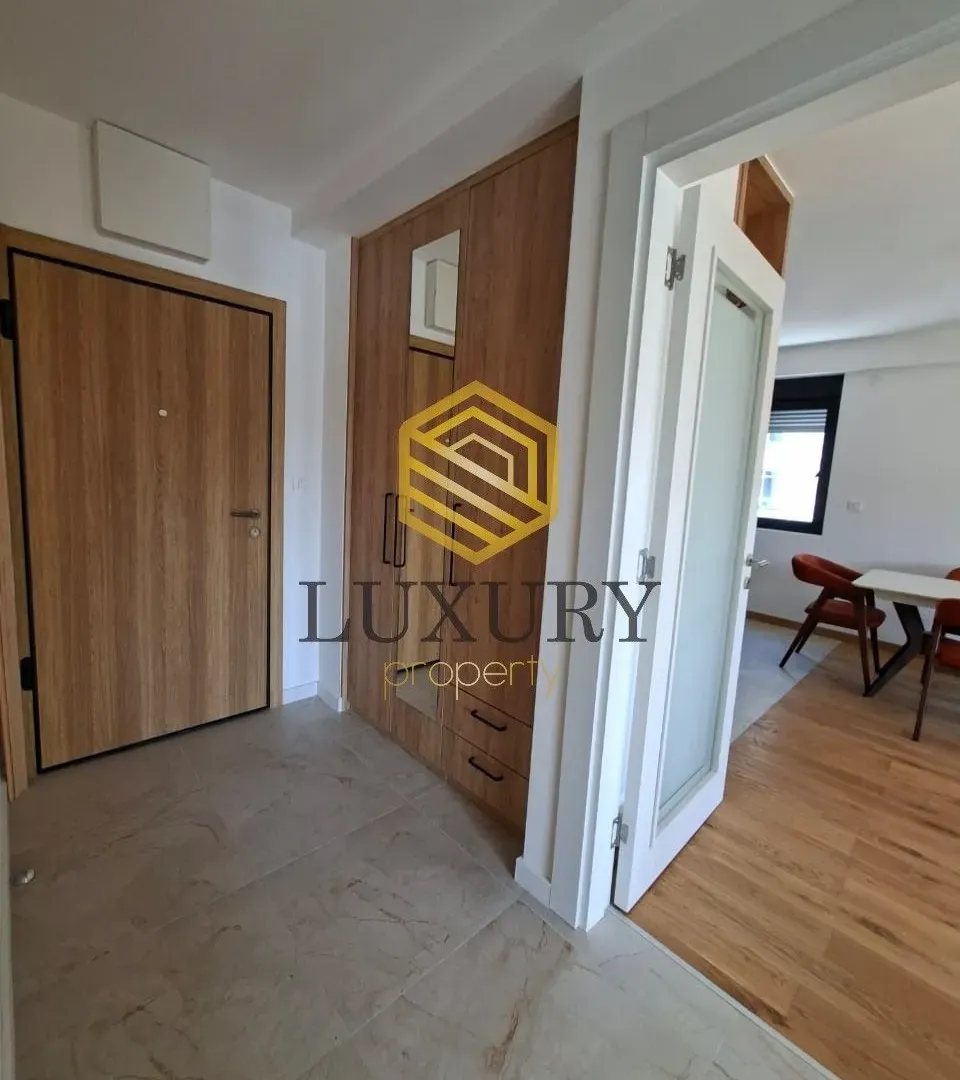 Prodaja, jednosoban stan, 56m², Tološka šuma, Podgorica