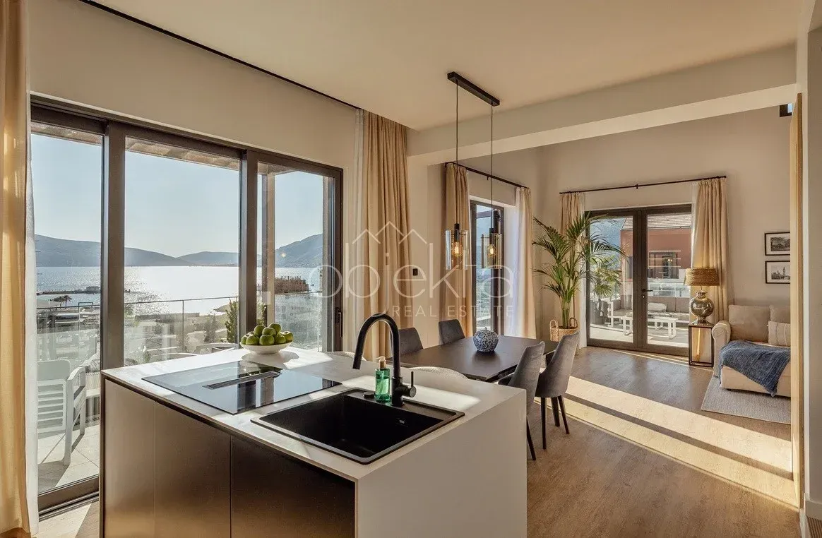 Sale, apartment, 179m², Tivat, Crna Gora