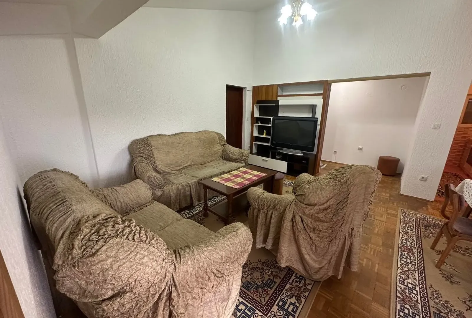 Rent, two bedroom apartment, 70m², Makedonsko naselje, Bar