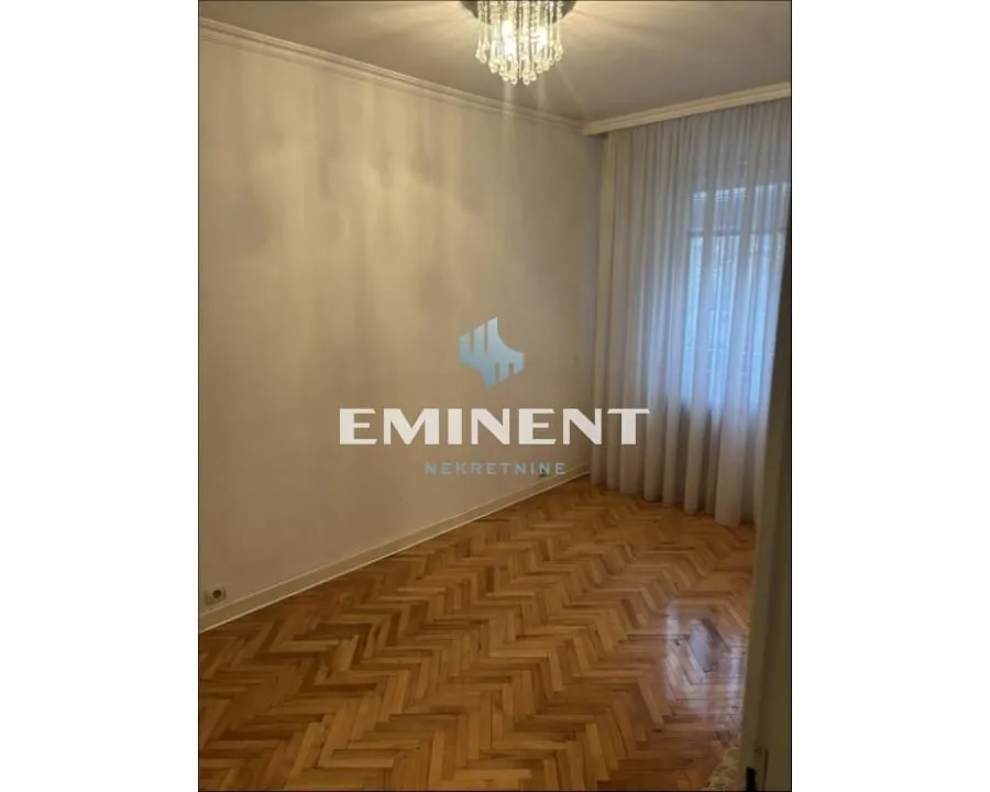 Prodaja, četvorosoban stan, 105m², Sarajevska, Beograd