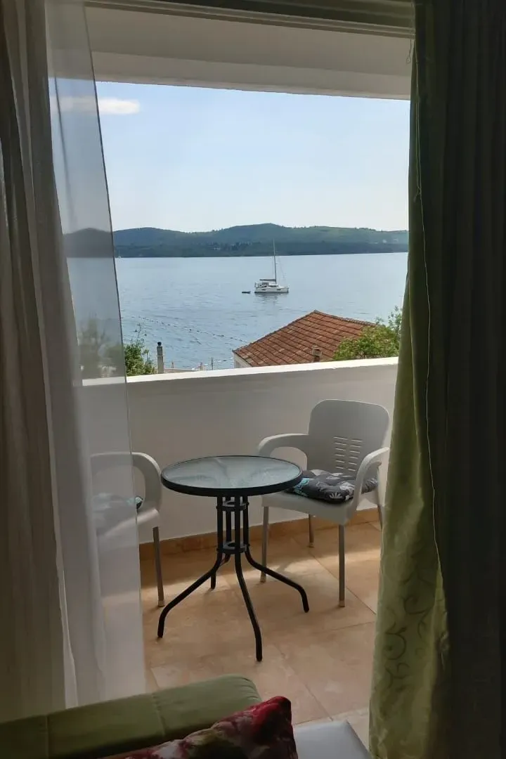 Rent, one bedroom apartment, 50m², Tivat, Crna Gora