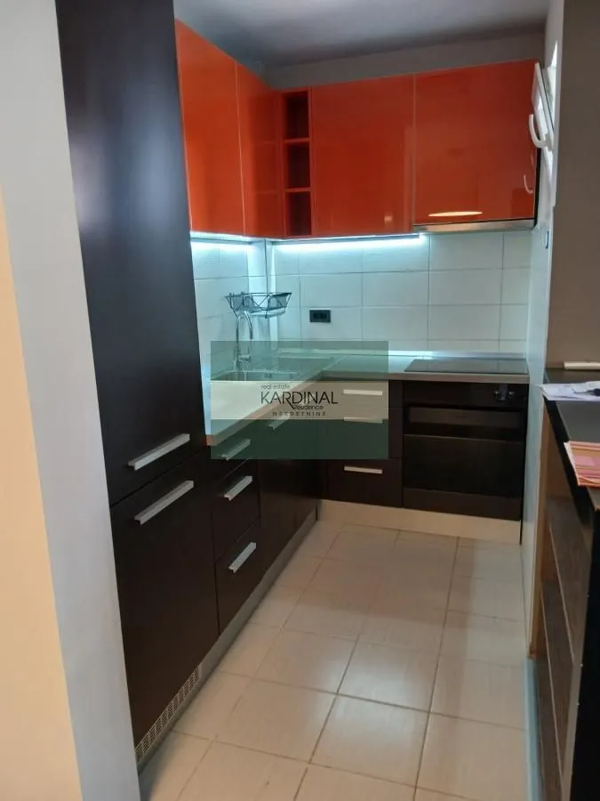 Izdavanje, dvosoban stan, 76m², Veliki park, Kragujevac