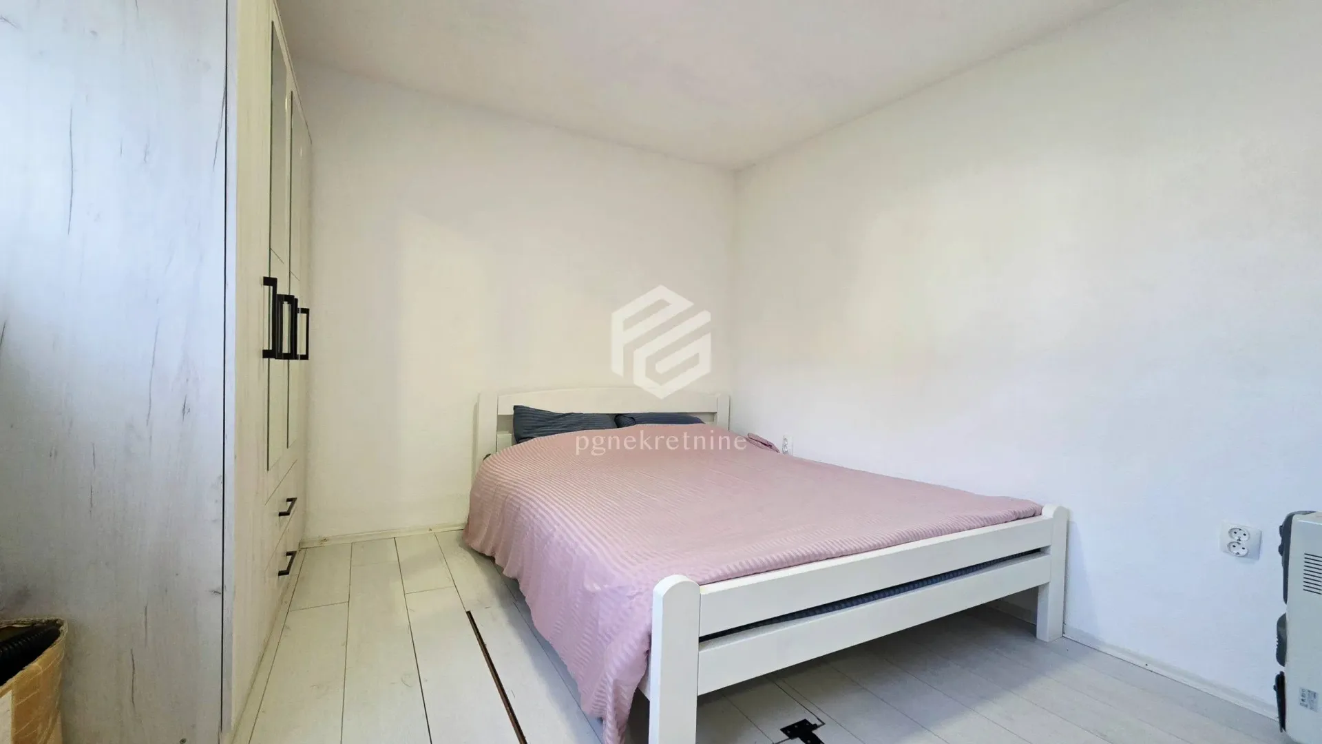 Izdavanje, jednosoban stan, 35m², Tološi, Podgorica