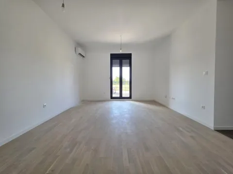 Prodaja, stan, 48m², Tološi, Podgorica - image 5