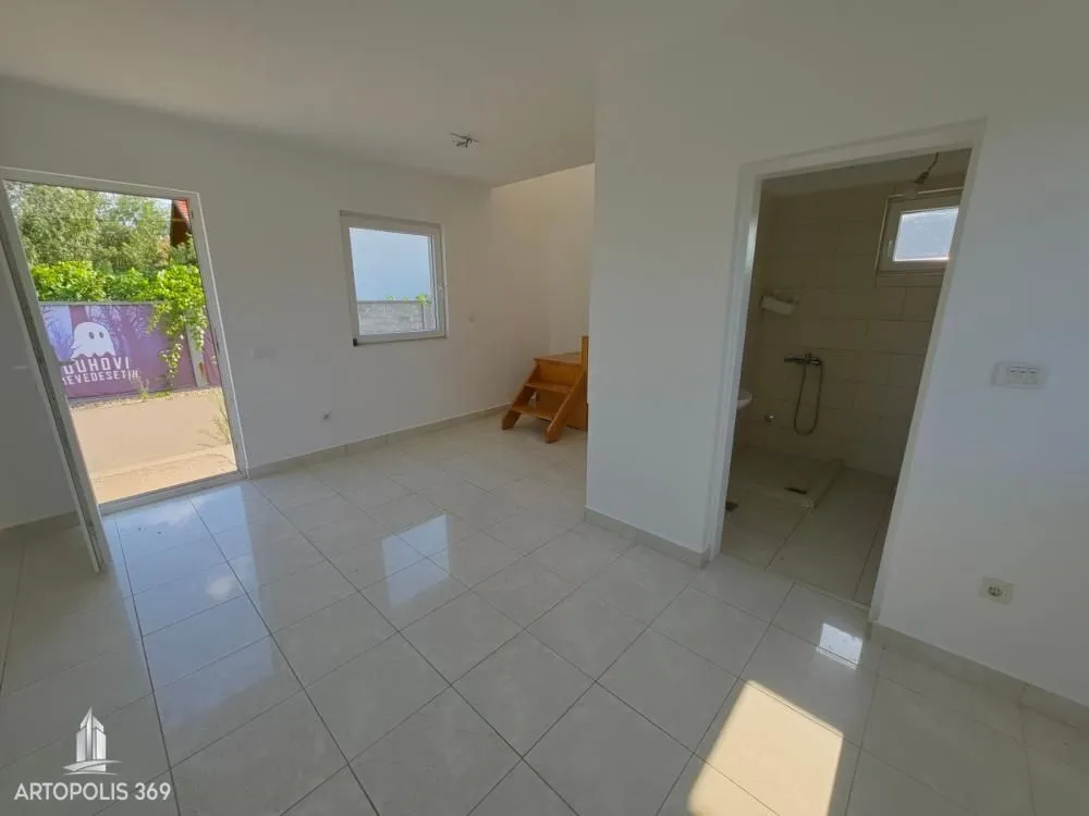 Rent, office space, 170m², Zemun Ugrinovci, Zemun Sve Podlokacije