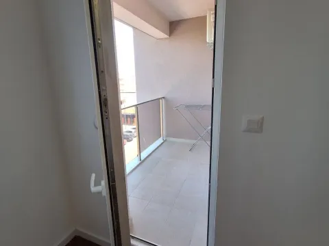 Izdavanje, jednosoban stan, 46m², Stari Aerodrom, Podgorica - image 8