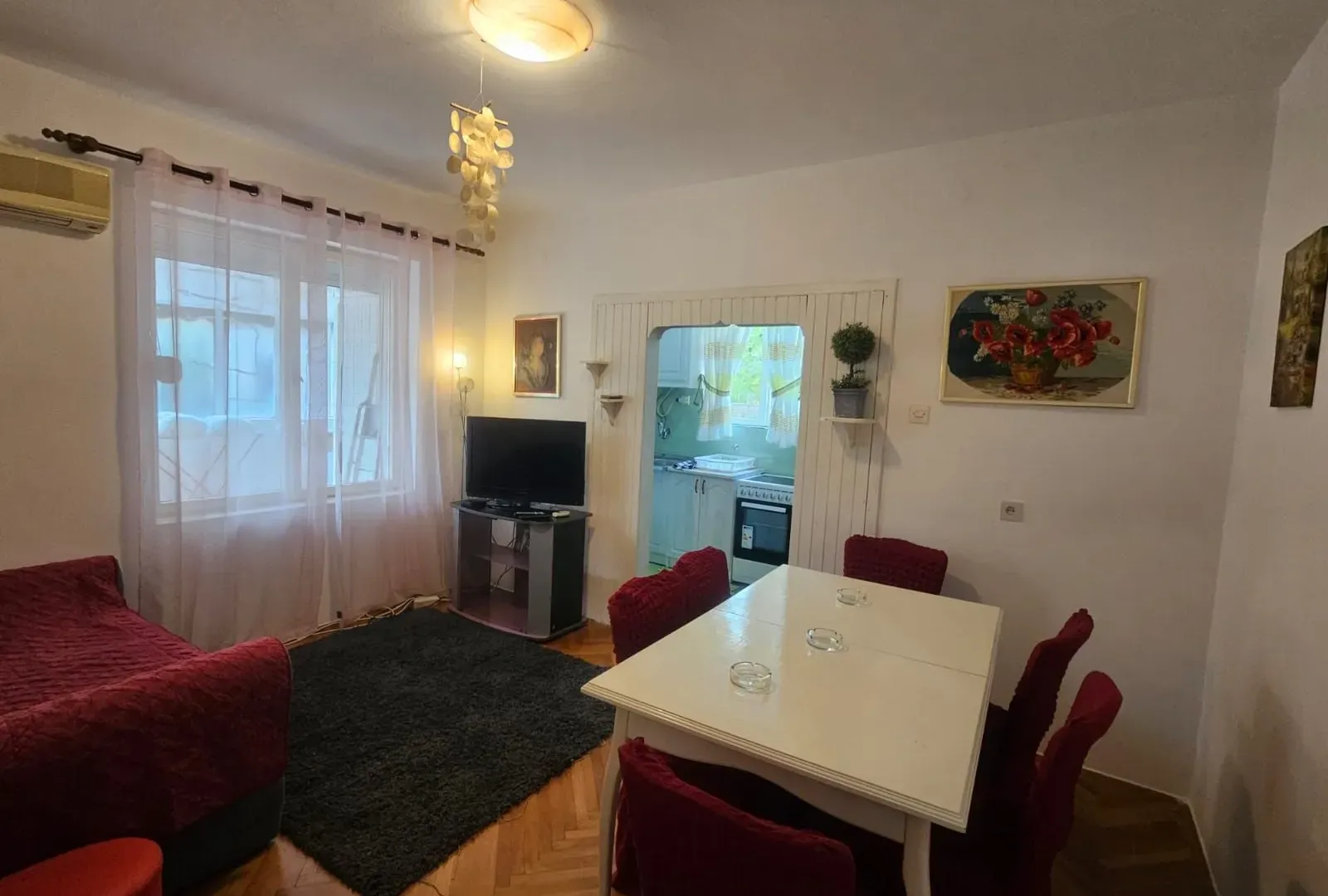Izdavanje, stan, 90m², Kotor, Crna Gora