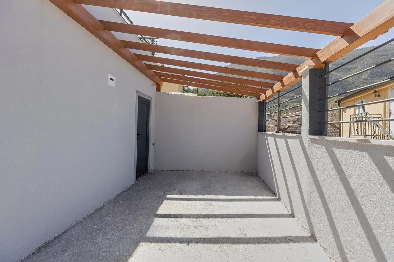Prodaja, kuća, 160m², Škaljari, Kotor