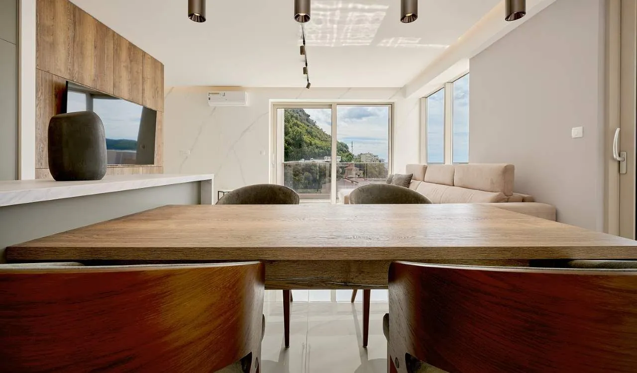 Prodaja, dvosoban stan, 90m², Rafailovići, Budva