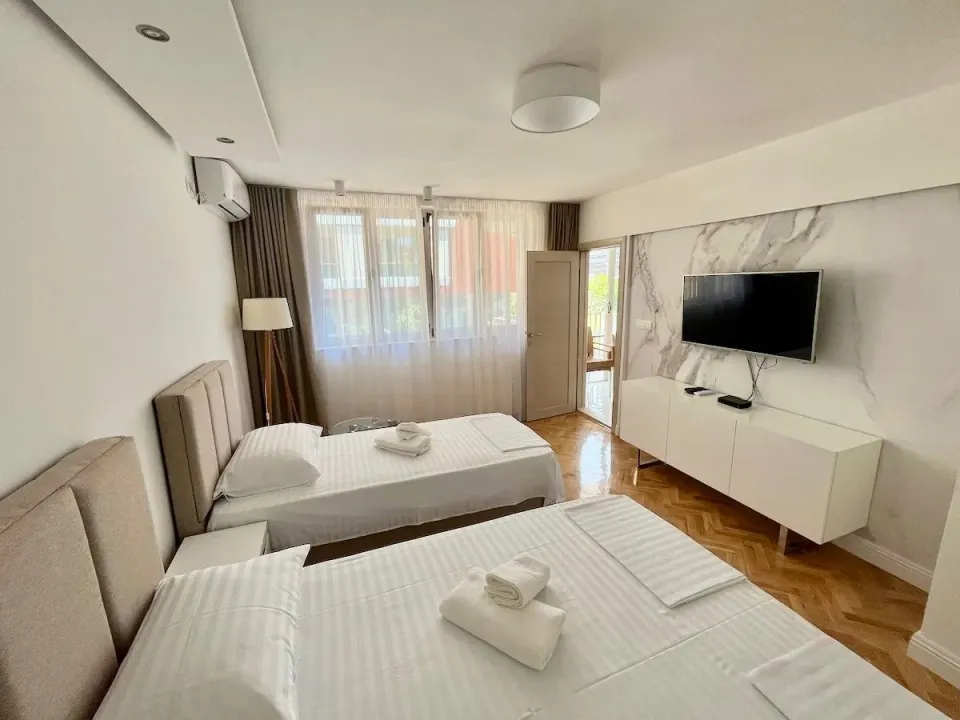 Izdavanje, garsonjera, 35m², Centar, Budva