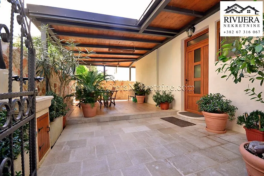 Prodaja, dvosoban stan, 138m², Savina, Herceg Novi