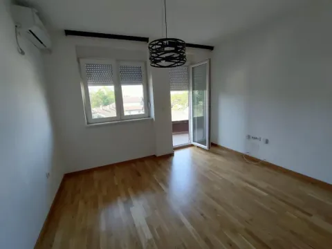 Izdavanje, dvosoban stan, 42m², Telep, Novi Sad Sve Podlokacije - image 4