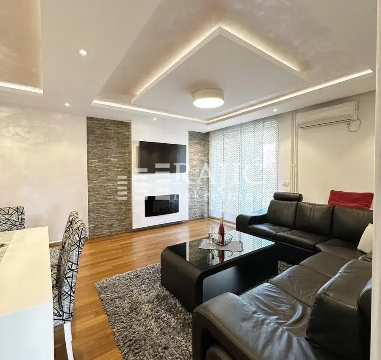 Rent, two bedroom apartment, 72m², Novi Beograd Sve Podlokacije, Beograd