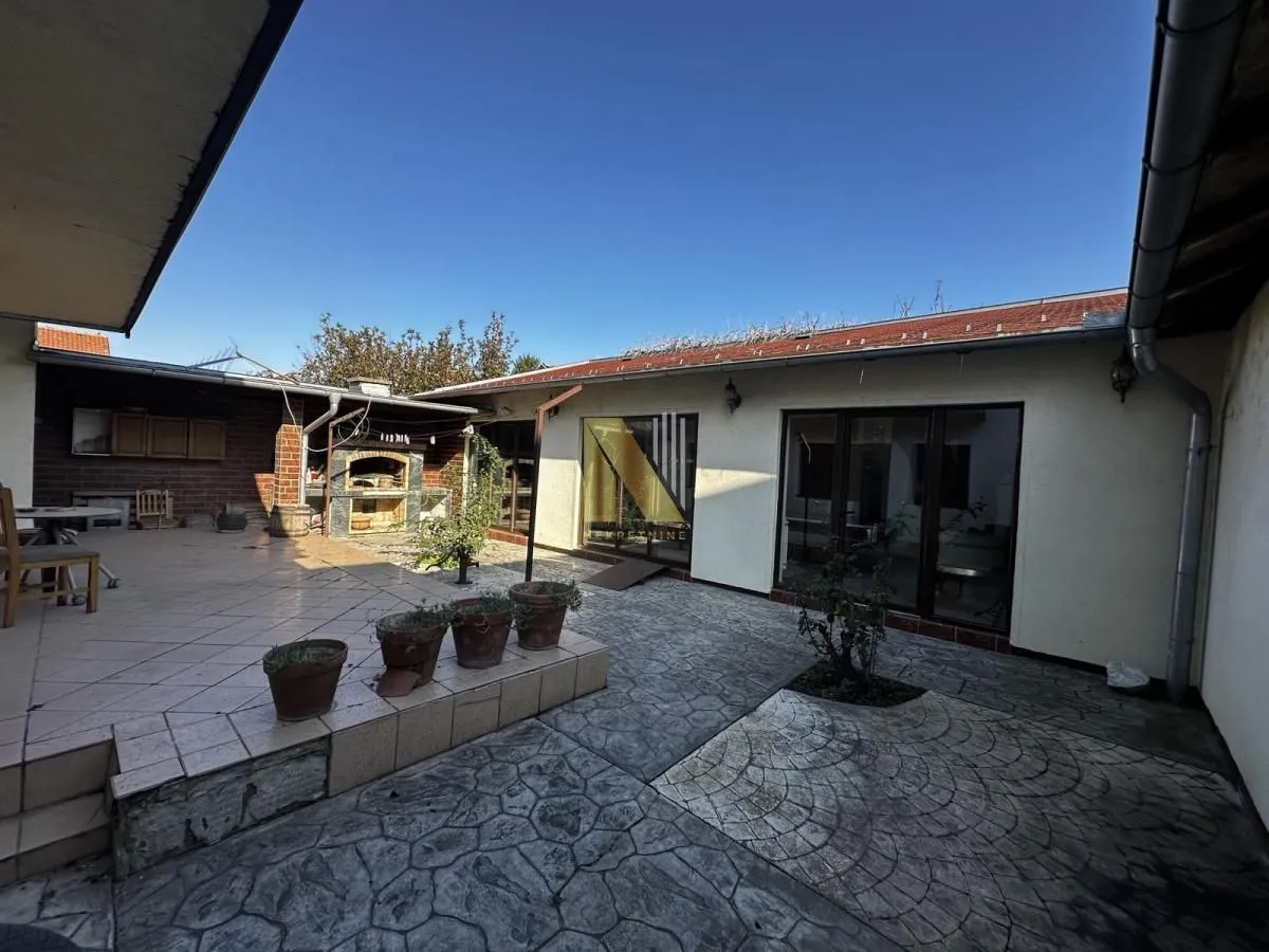 Prodaja, kuća, 300m², Veternik, Novi Sad Sve Podlokacije