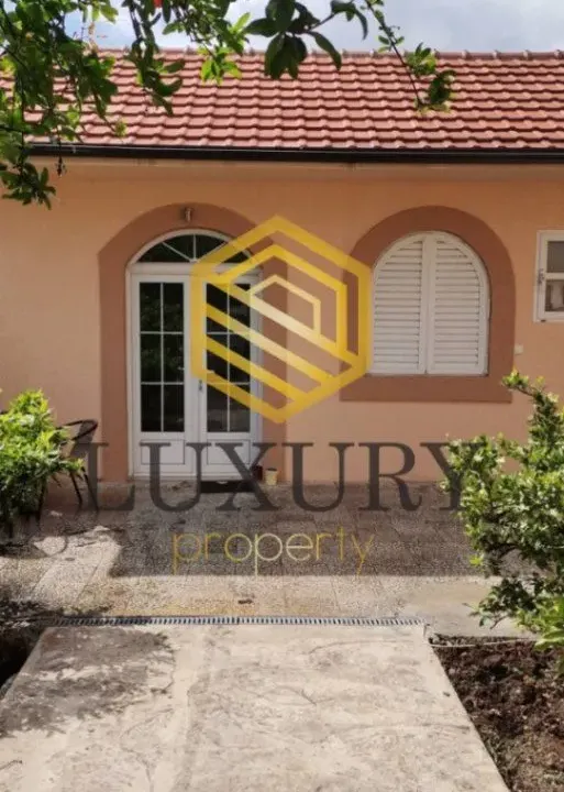 Izdavanje, jednosoban stan, 45m², Podgorica, Crna Gora