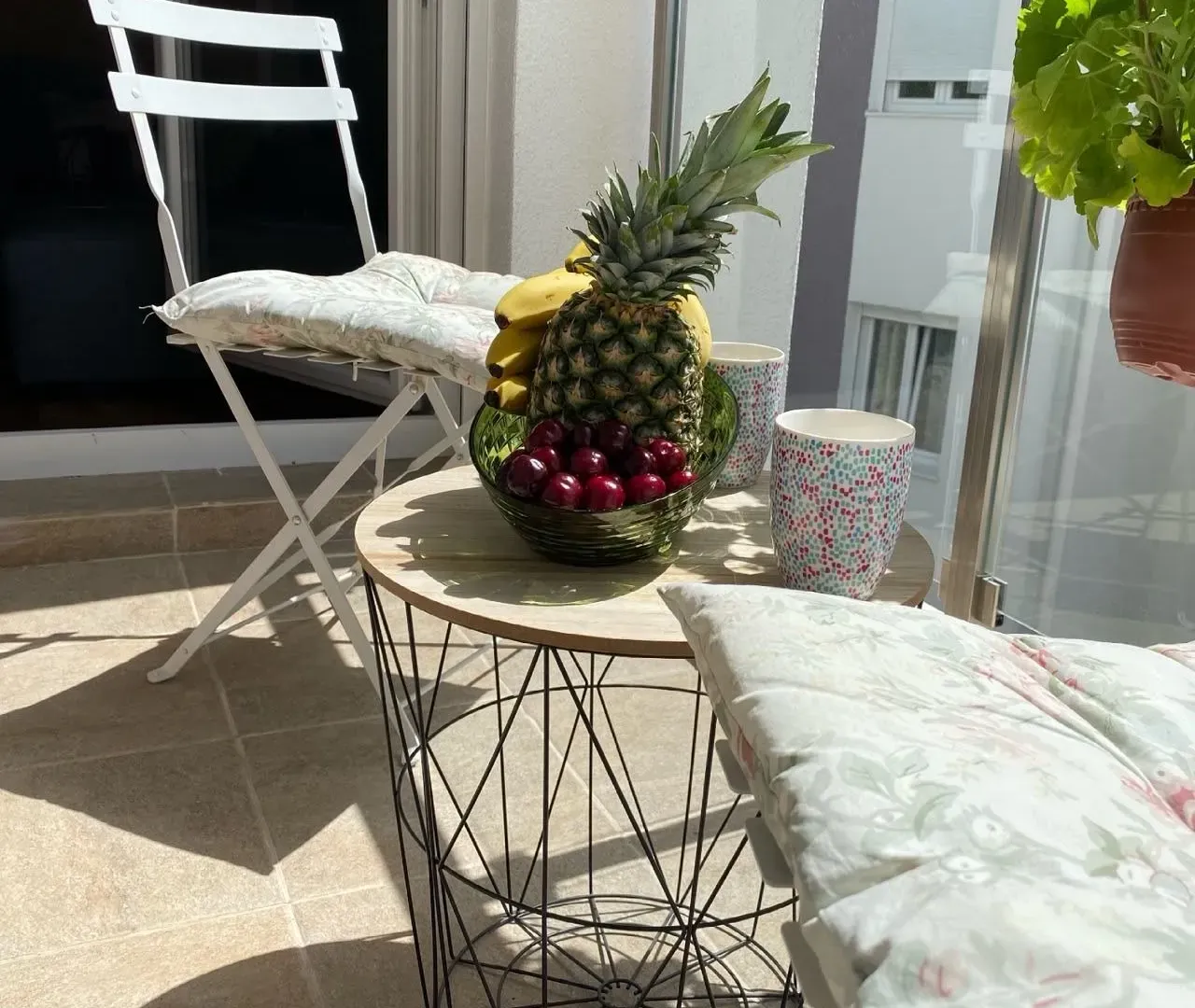 Izdavanje, jednosoban stan, 50m², Kava, Tivat