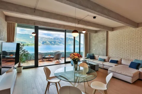 Izdavanje, dvosoban stan, 117m², Centar, Budva - image 2