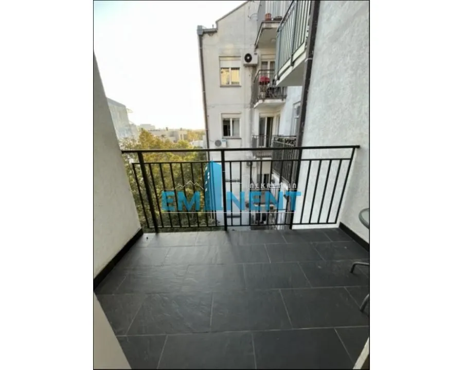 Rent, four bedroom apartment, 120m², Voždovac Sve Podlokacije, Beograd