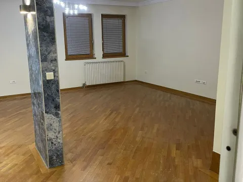 Izdavanje, trosoban stan, 120m², Savski Venac, Beograd - image 5