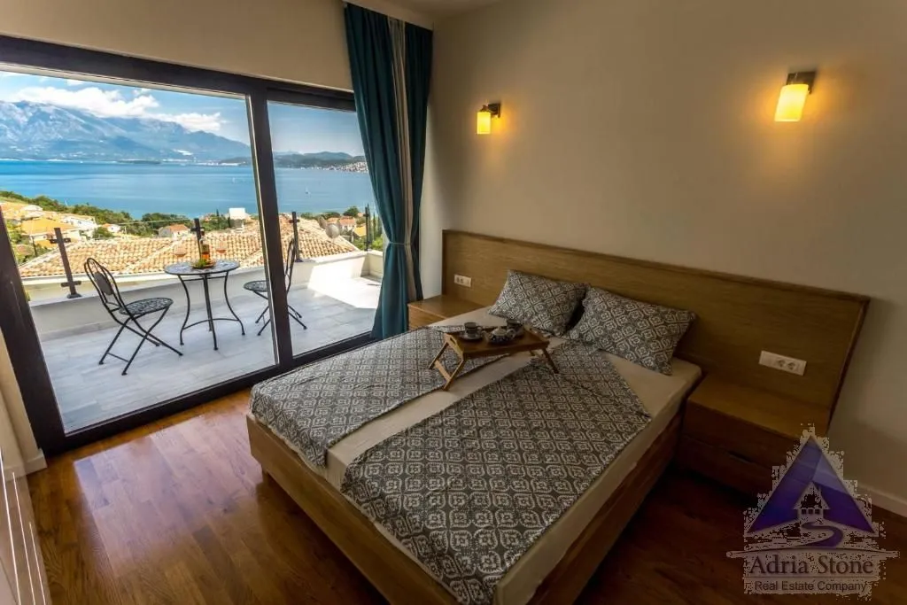 Prodaja, kuća, 420m², Đenovići, Herceg Novi