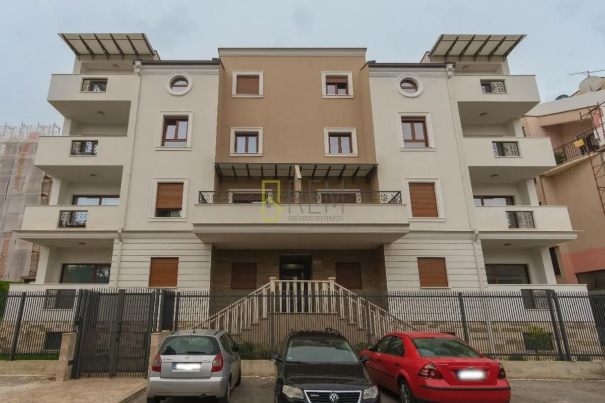 Prodaja, trosoban stan, 142m², Gorica C, Podgorica