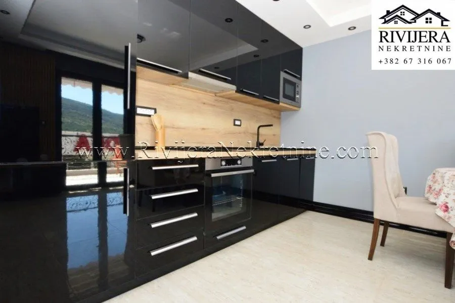 Prodaja, dvosoban stan, 72m², Đenovići, Herceg Novi