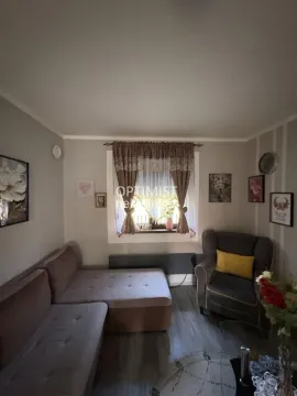 Manji dnevni boravak sa ugaonom garniturom i foteljom. - image 5