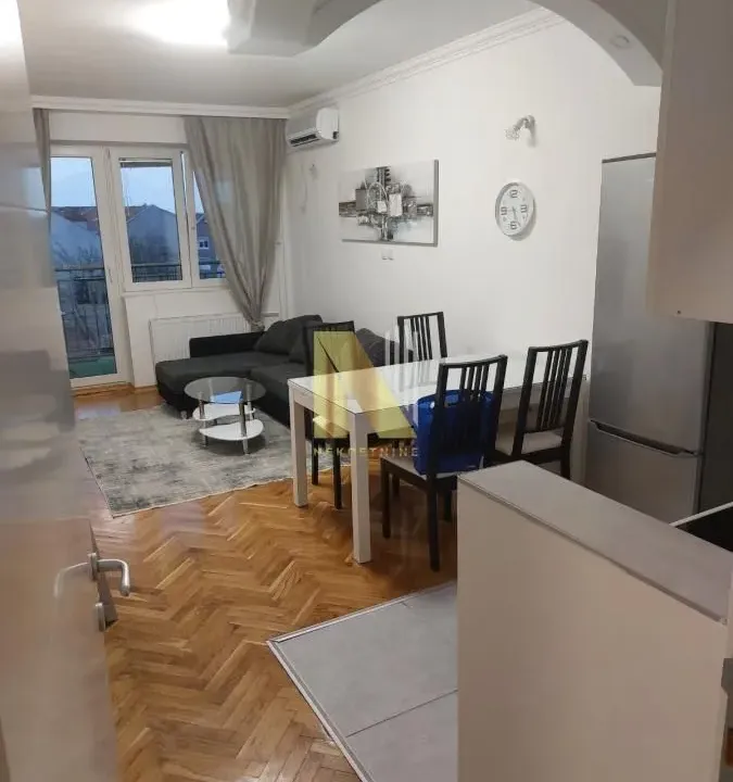 Izdavanje, dvosoban stan, 47m², Socijalno, Novi Sad Sve Podlokacije