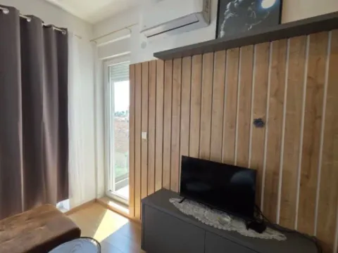 Izdavanje, jednosoban stan, 36m², Centar, Budva