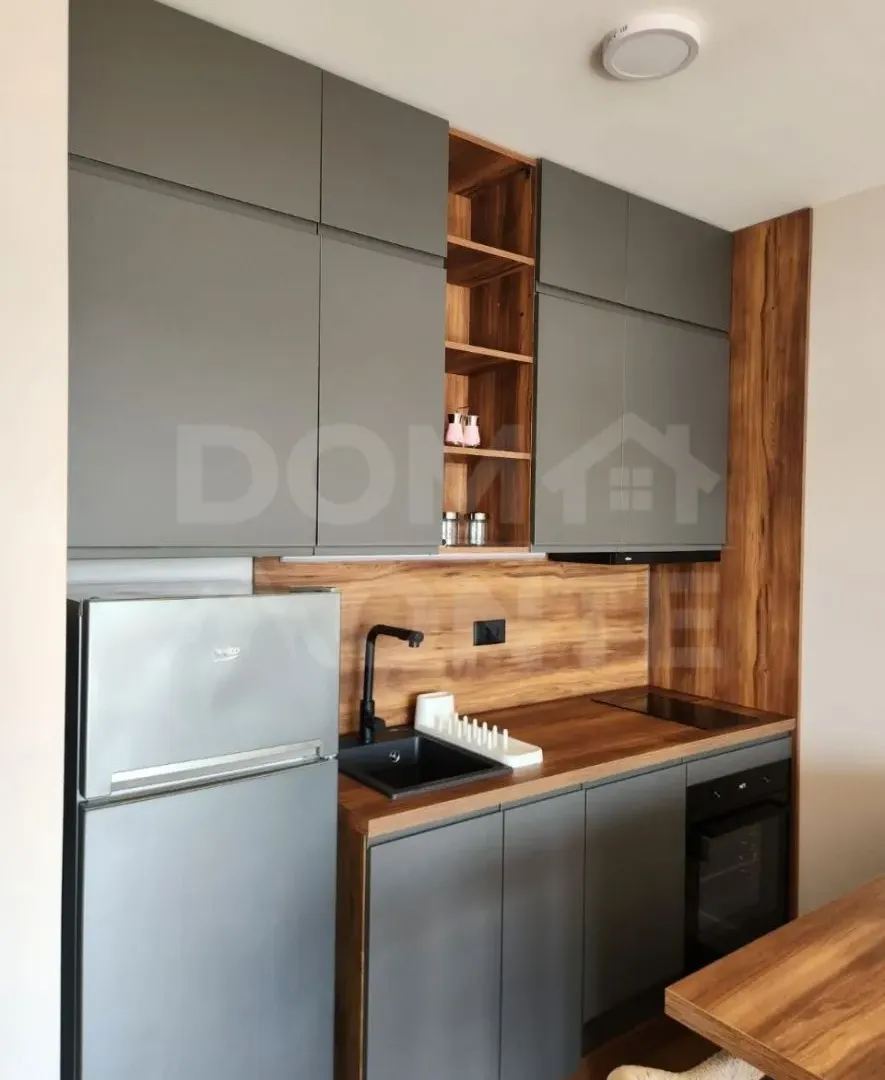 Izdavanje, jednosoban stan, 40m², Tivat, Crna Gora