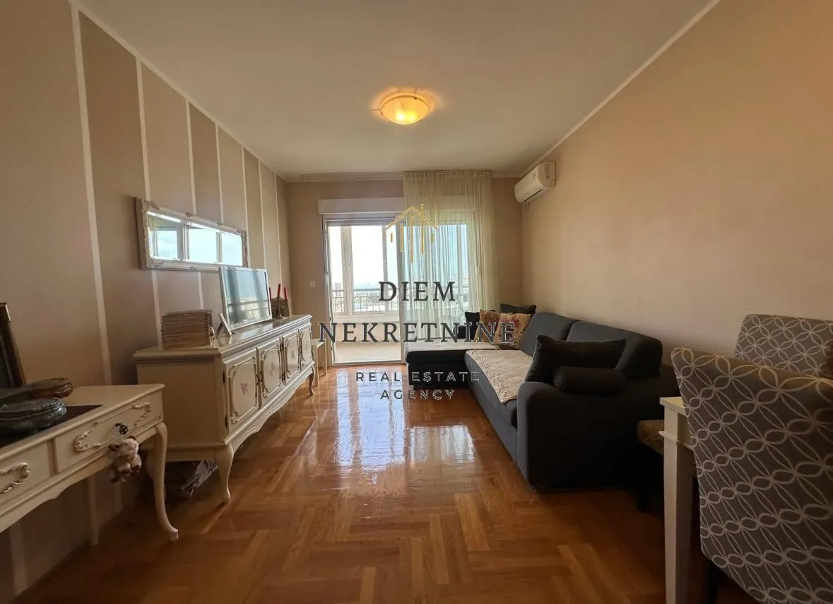 Sale, two bedroom apartment, 69m², Centar, Bar