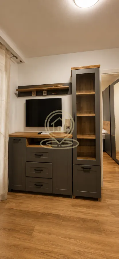 Izdavanje, dvosoban stan, 38m², Čubura, Beograd