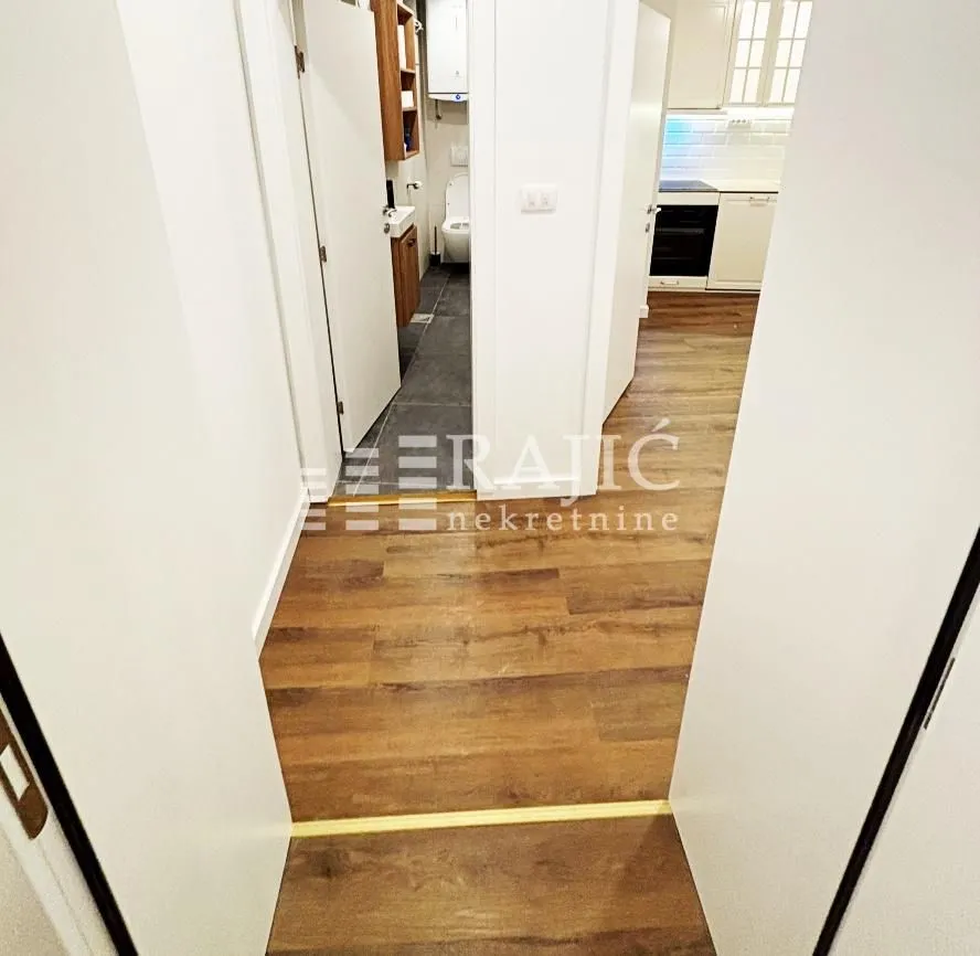 Rent, two bedroom apartment, 55m², Kosančićev Venac, Beograd