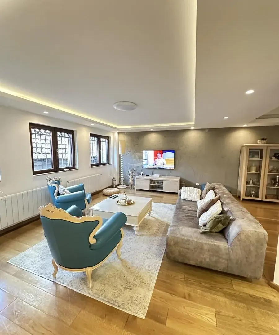 Sale, house, 300m², Lekino Brdo, Voždovac Sve Podlokacije