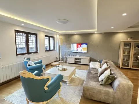 Prodaja, kuća, 300m², Lekino Brdo, Voždovac Sve Podlokacije - image 8