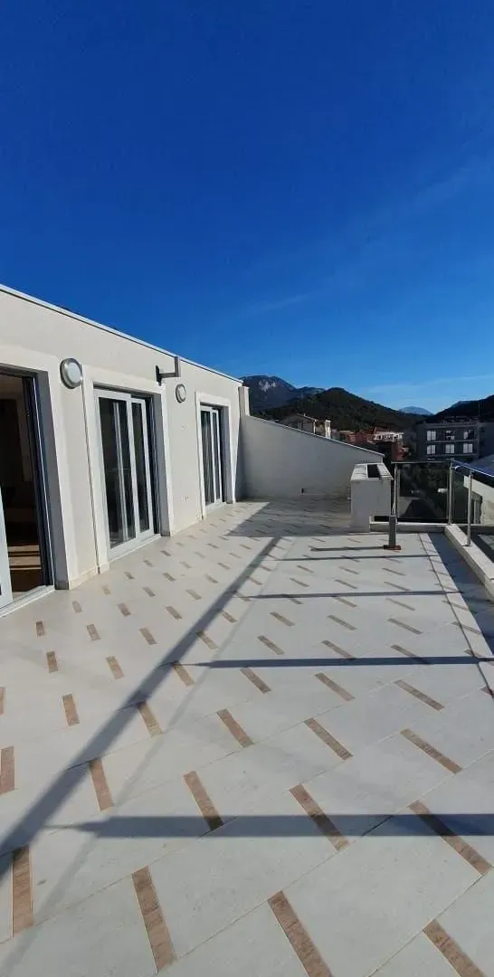 Prodaja, trosoban stan, 171m², Petrovac, Budva