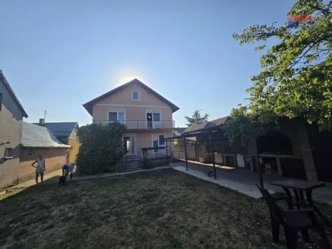 Izdavanje, kuća, 253m², Sremska Kamenica, Petrovaradin - image 32