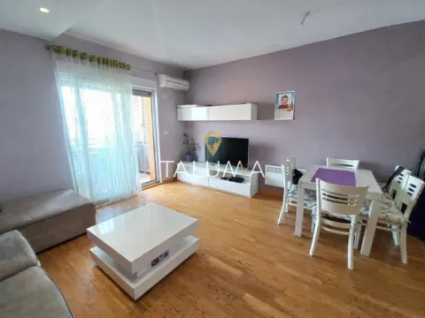 Rent, two bedroom apartment, 68m², City Kvart, Podgorica - image 1