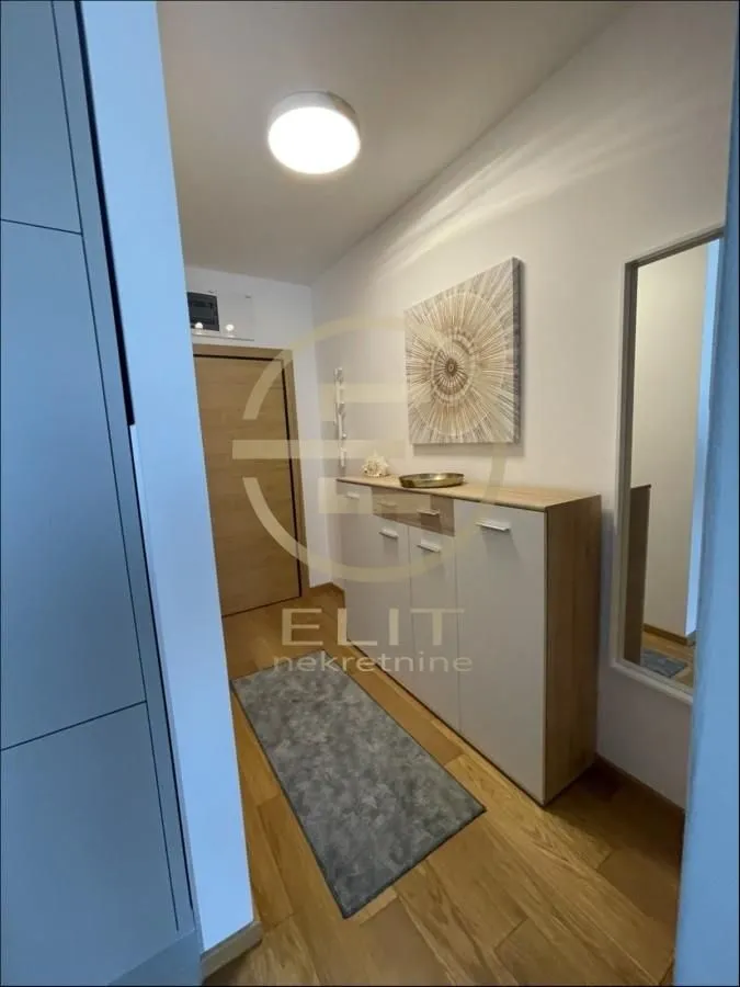 Izdavanje, stan, 40m², Novi Sad Sve Podlokacije, Novi Sad