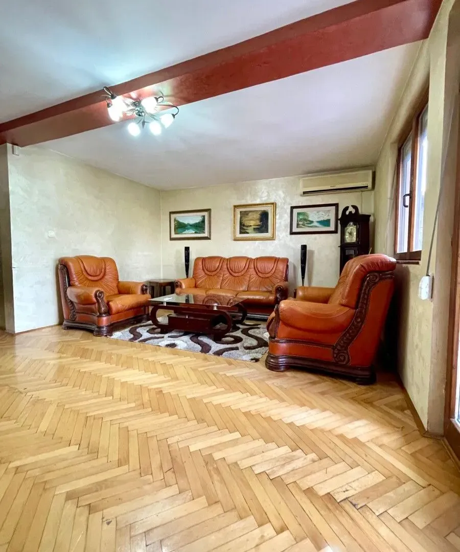 Rent, house, 200m², Konik, Podgorica