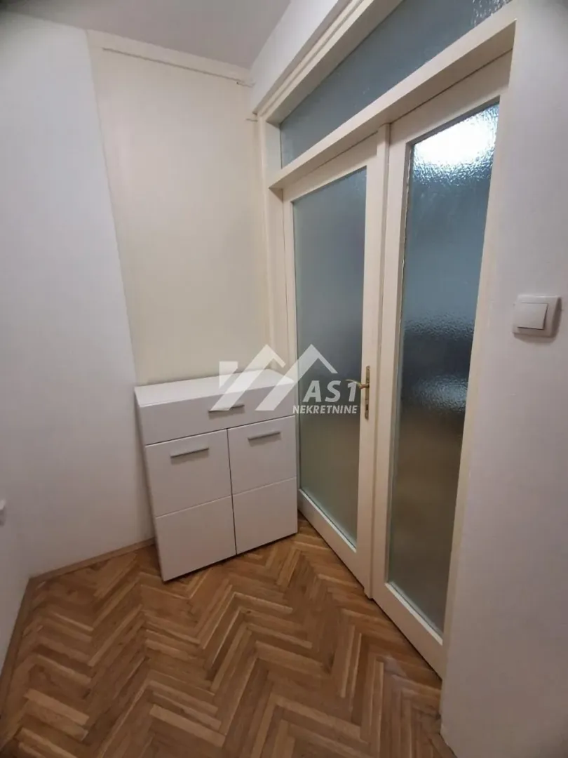Rent, one bedroom apartment, 37m², Bulevar Oslobodjenja, Novi Sad Sve Podlokacije