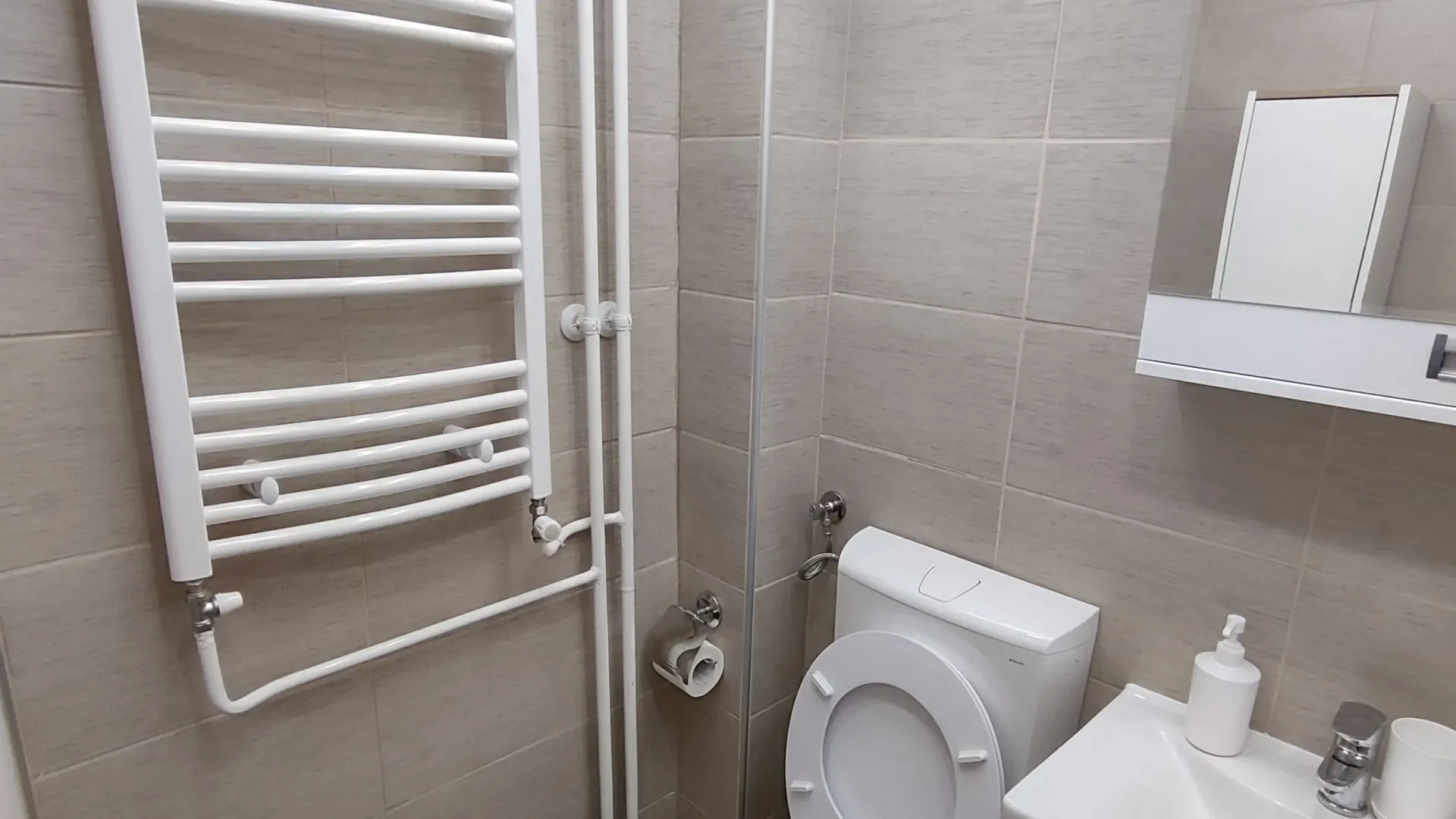 Izdavanje, jednosoban stan, 37m², Novo naselje, Novi Sad