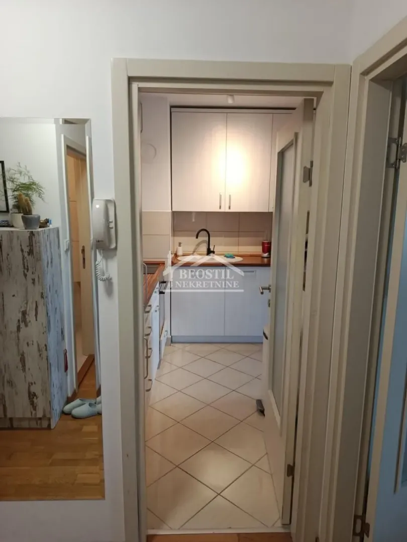 Prodaja, trosoban stan, 84m², Voždovac Sve Podlokacije, Beograd