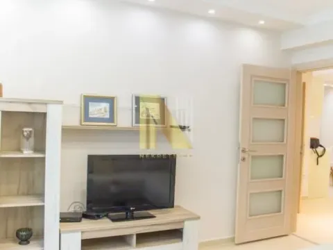 Izdavanje, trosoban stan, 55m², Sajmište, Novi Sad - image 4