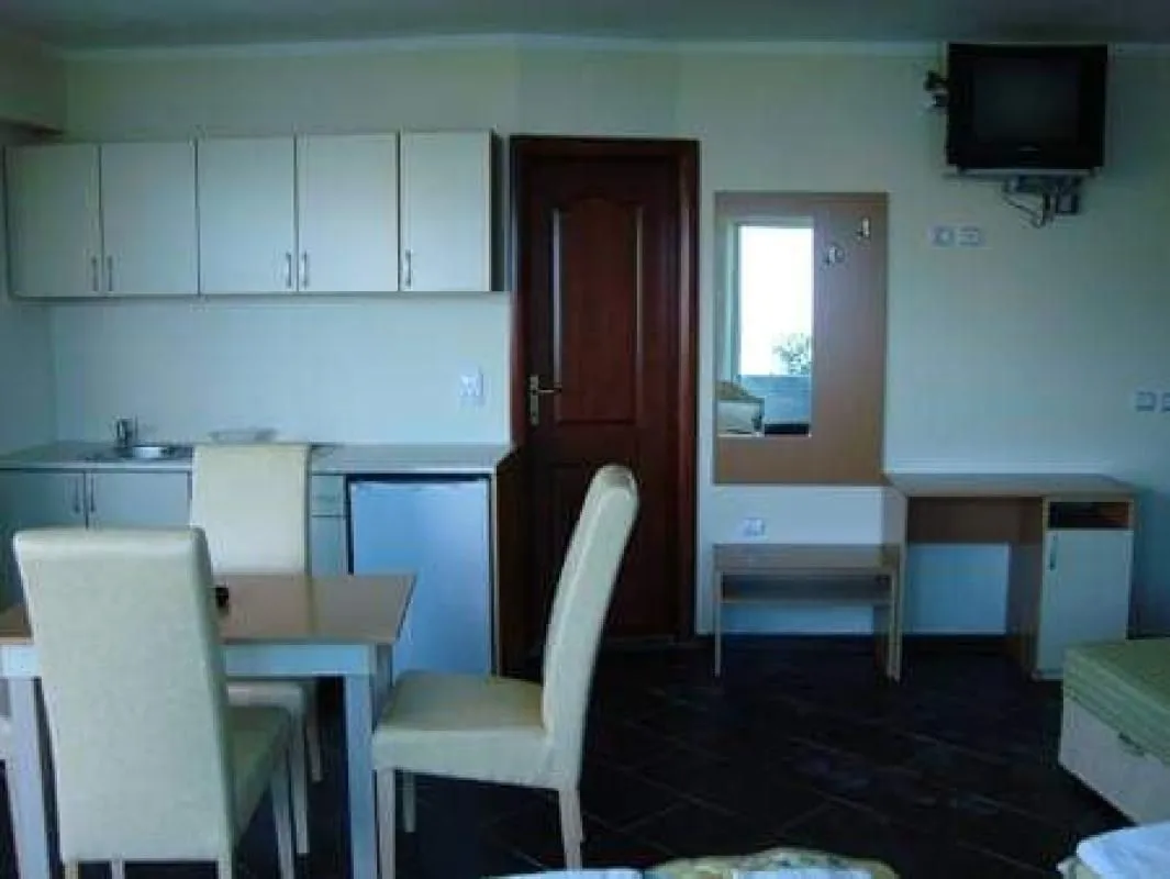 Prodaja, ugostiteljski objekat, 2500m², Dobra Voda, Budva