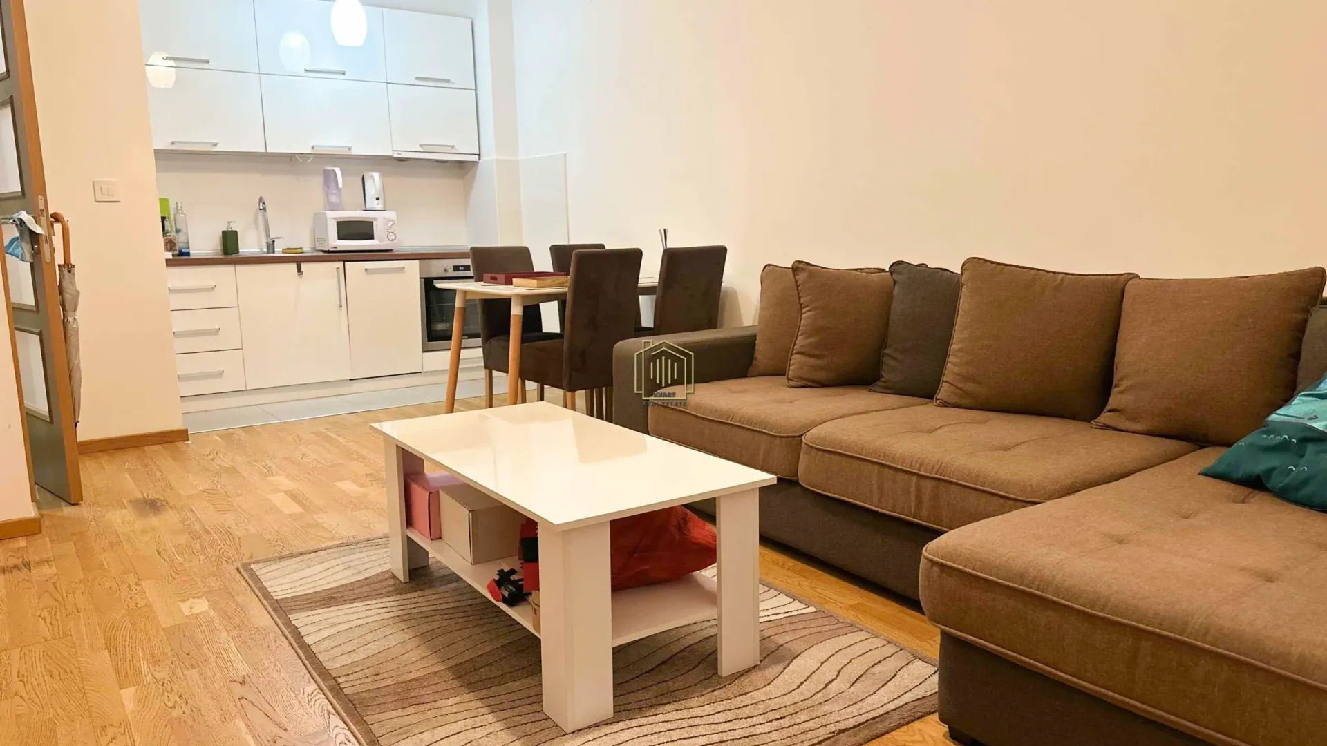 Izdavanje, jednosoban stan, 45m², Stari Aerodrom, Podgorica