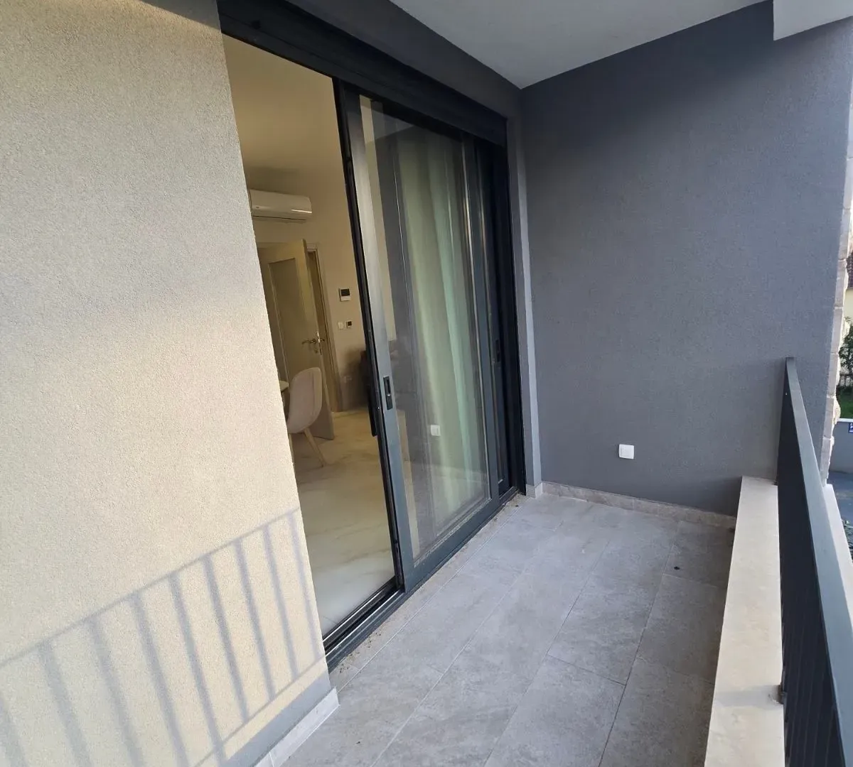 Izdavanje, dvosoban stan, 75m², Pod Kuk, Tivat