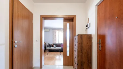 Prodaja, dvosoban stan, 76m², Lazi, Budva - image 12