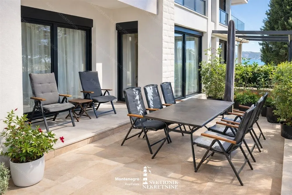 Prodaja, dvosoban stan, 62m², Igalo, Herceg Novi