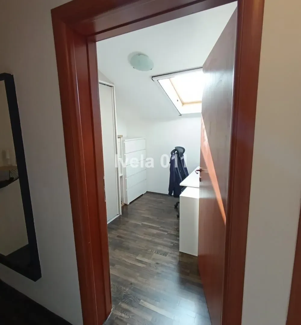 Prodaja, trosoban stan, 70m², Vojvode Vlahovica, Beograd